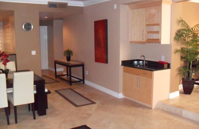 2 beds, 2 baths, $2,100, Unit 101