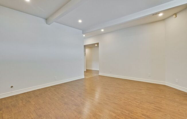 Spacious Palo Alto Home with 3 Bedrooms, 3 Bathrooms, and a Pool!