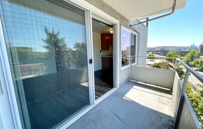 2 beds, 1 bath, 600 sqft, $1,895, Unit 401