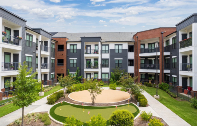 1 bed, 1 bath, 826 sqft, $1,350, Unit Building B-1106