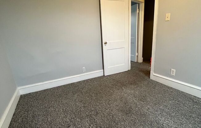 2 beds, 1 bath, $1,350