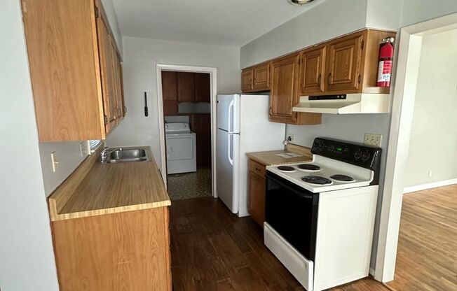 PRELEASING for AUGUST! Close to Campus