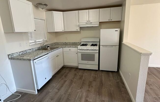 860 E 5 ST