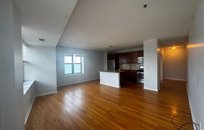 2 beds, 2 baths, $2,400, Unit 401