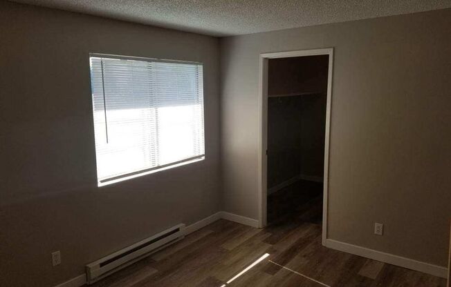 2 beds, 1 bath, 850 sqft, $1,075, Unit 301