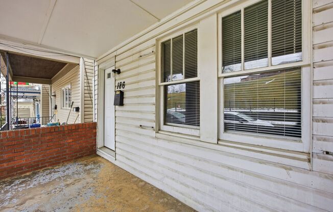 Charming 3-Bedroom Pittsburgh Home with Spacious Yard and Classic Porch
