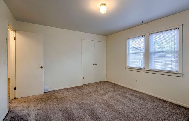 2 beds, 1 bath, $1,050