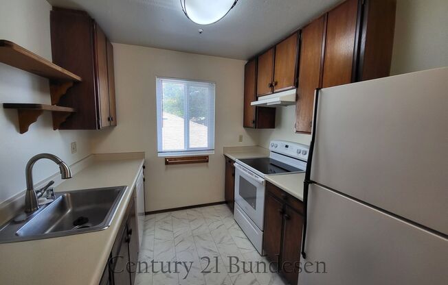 2 beds, 1 bath, $2,050, Unit Unit D