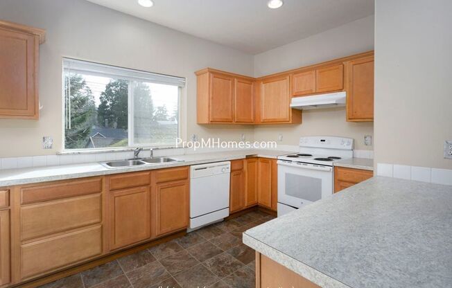 Beautiful SE Portland Three Bedroom Townhome!