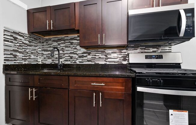 2 beds, 1 bath, 1,000 sqft, $1,695, Unit 4234 1/2 -  3E