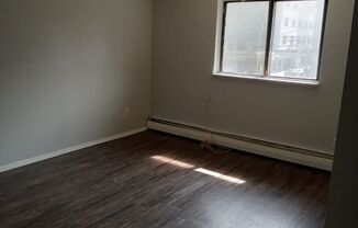 Studio, 1 bath, 700 sqft, $1,200, Unit 20