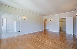 Studio, 1 bath, 725 sqft, $1,995