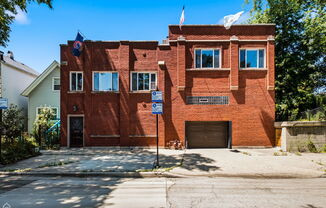 1742 N MOZART ST