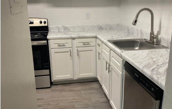 1 bed, 1 bath, 800 sqft, $1,365, Unit 1982F