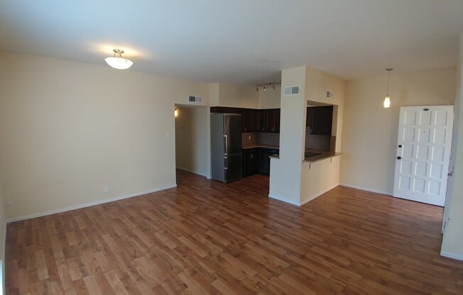 2 beds, 2 baths, 872 sqft, $1,135, Unit 10-D