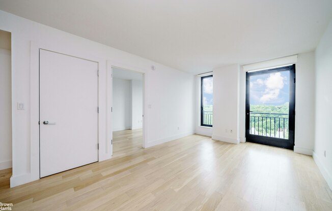 111 MONTGOMERY ST