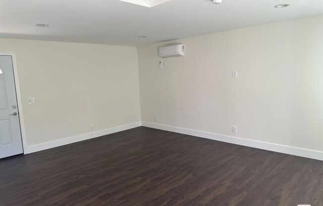 Studio, 1 bath, 395 sqft, $2,200