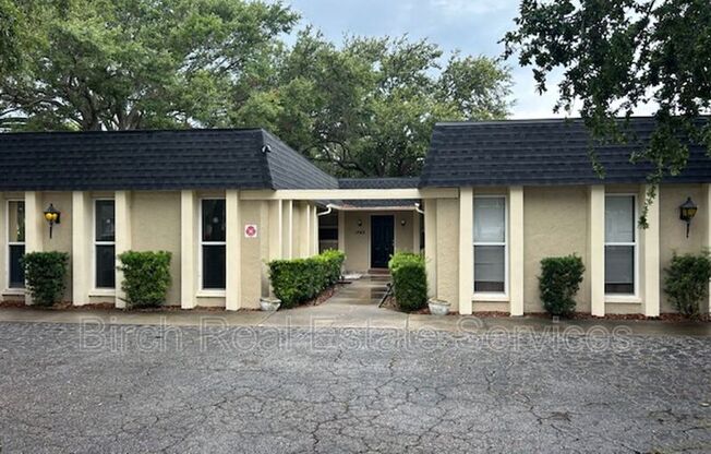 1840 E DR