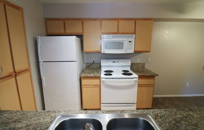 2 beds, 2 baths, 930 sqft, $1,795, Unit T2112
