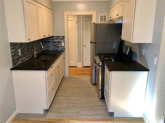 1 bed, 1 bath, $2,400, Unit 1L