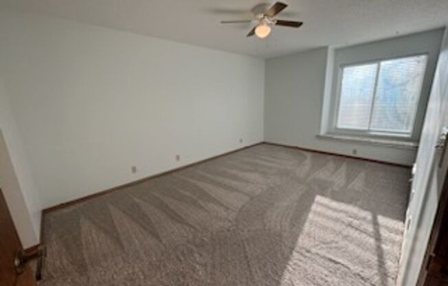 2 beds, 2 baths, $1,595