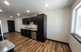 2 beds, 1 bath, $1,195