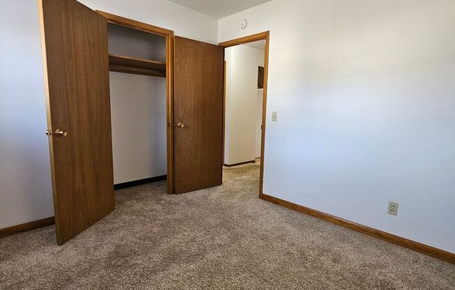 3 beds, 1 bath, $1,300