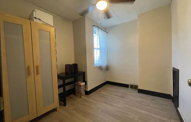 3 beds, 1 bath, $1,995