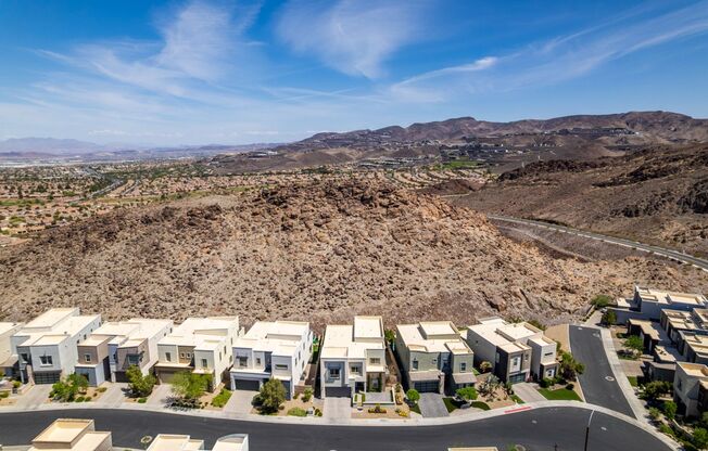 Furnished Luxury Rental with Mountain Views in Gated Henderson Community