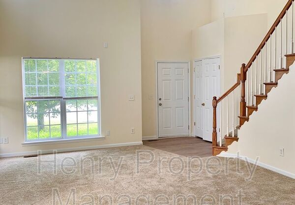 1216 12 OAKS LN