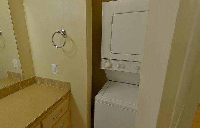 2 beds, 1 bath, 647 sqft, $1,750, Unit 407