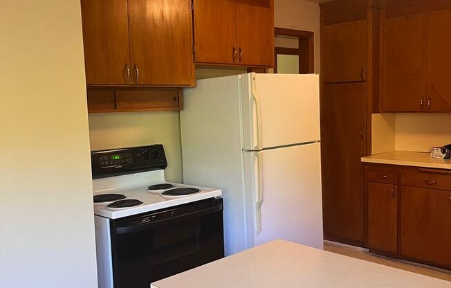 2 beds, 1 bath, 1,200 sqft, $2,100, Unit 7138