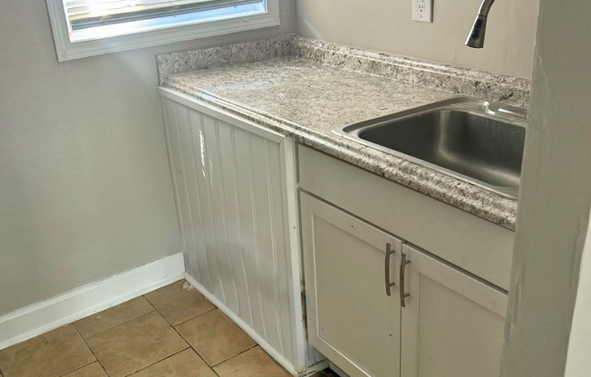 Freshly Renovated 2-Bedroom apartment! - HALF OF YOUR FIRST MONTH FREE!
