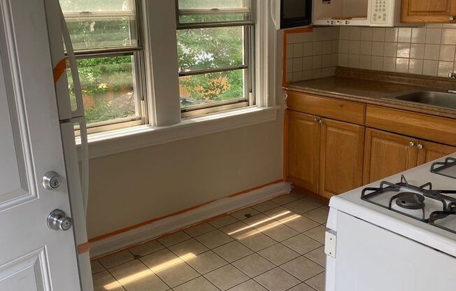 2 beds, 1 bath, $1,250, Unit 9004 WCP 2nd fl