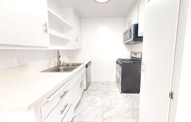 1 bed, 1 bath, $1,825, Unit 024#33