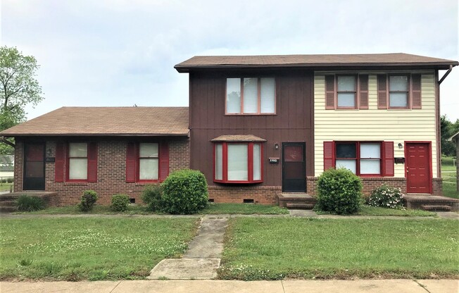 QT - 2301A - 2301C Yanceyville St.