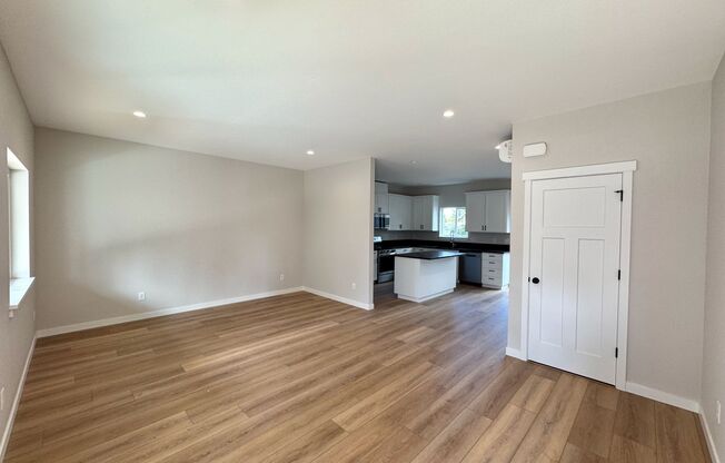 Newly Built 3 Bed, 2.5 Bath Cottage Homes with Free Wifi Internet