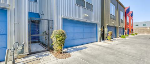 1158 E CARSON AVE