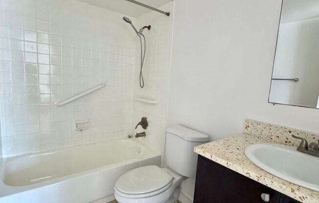 1 bed, 1 bath, 713 sqft, $1,395, Unit 165