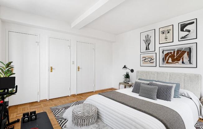 3 beds, 1 bath, 951 sqft, $6,372, Unit 1E