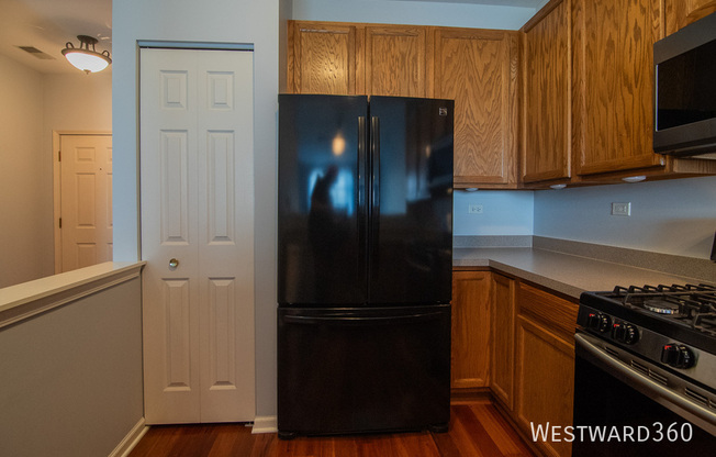 2486 GOLF RDG CIR