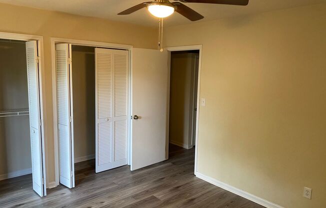 Perfect 1 Bedroom 1.5 Bathroom Townhome! Newer Flooring, Paint, and Appliances!