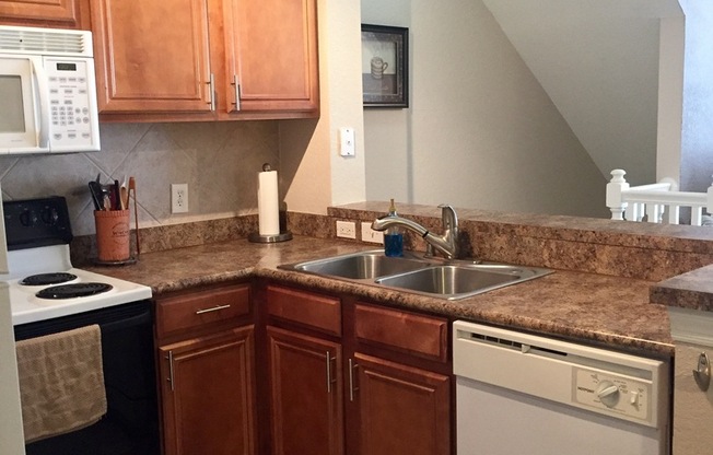 FULLY FURNISHED 1/1 in Serenata