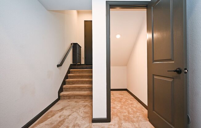 $4,790 - GORGEOUS FOUR BEDROOM HOME IN THE HEART OF DUBLIN