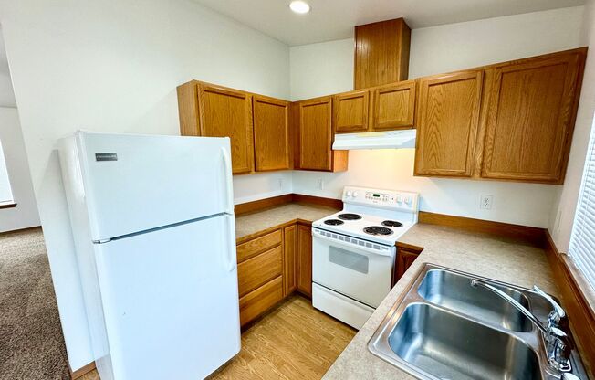 3 beds, 2 baths, $1,900