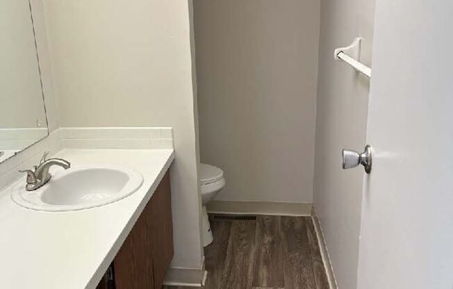 2 beds, 1.5 baths, 1,649 sqft, $1,325, Unit 1101E