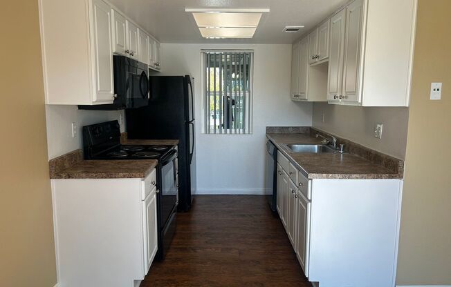 2 beds, 1 bath, 875 sqft, $2,400, Unit 56