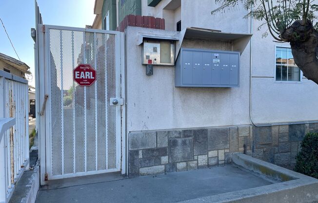 3bed/3bath Townhouse in San Gabriel - InveServe Corp