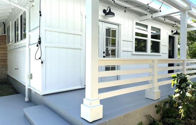 Aina Haina - Charming 2BR/1BA/Street Parking Only