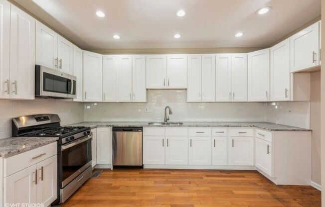 1431 W 108th St